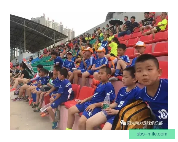 维斯利斯内德在卡塔尔正式宣布退役足球生涯落幕