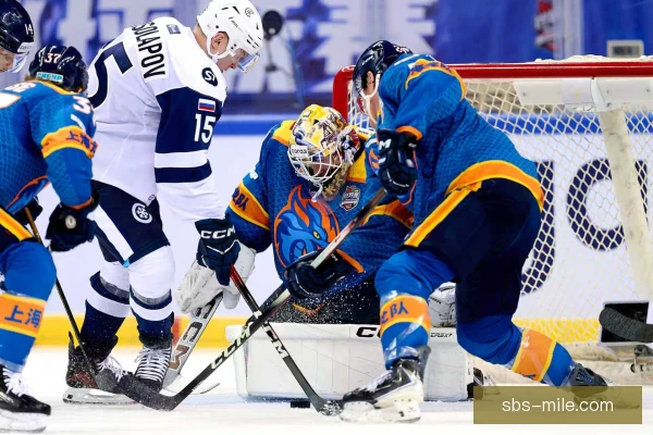 KHL球迷歌曲传唱，大陆冰球联赛看台成合唱海洋
